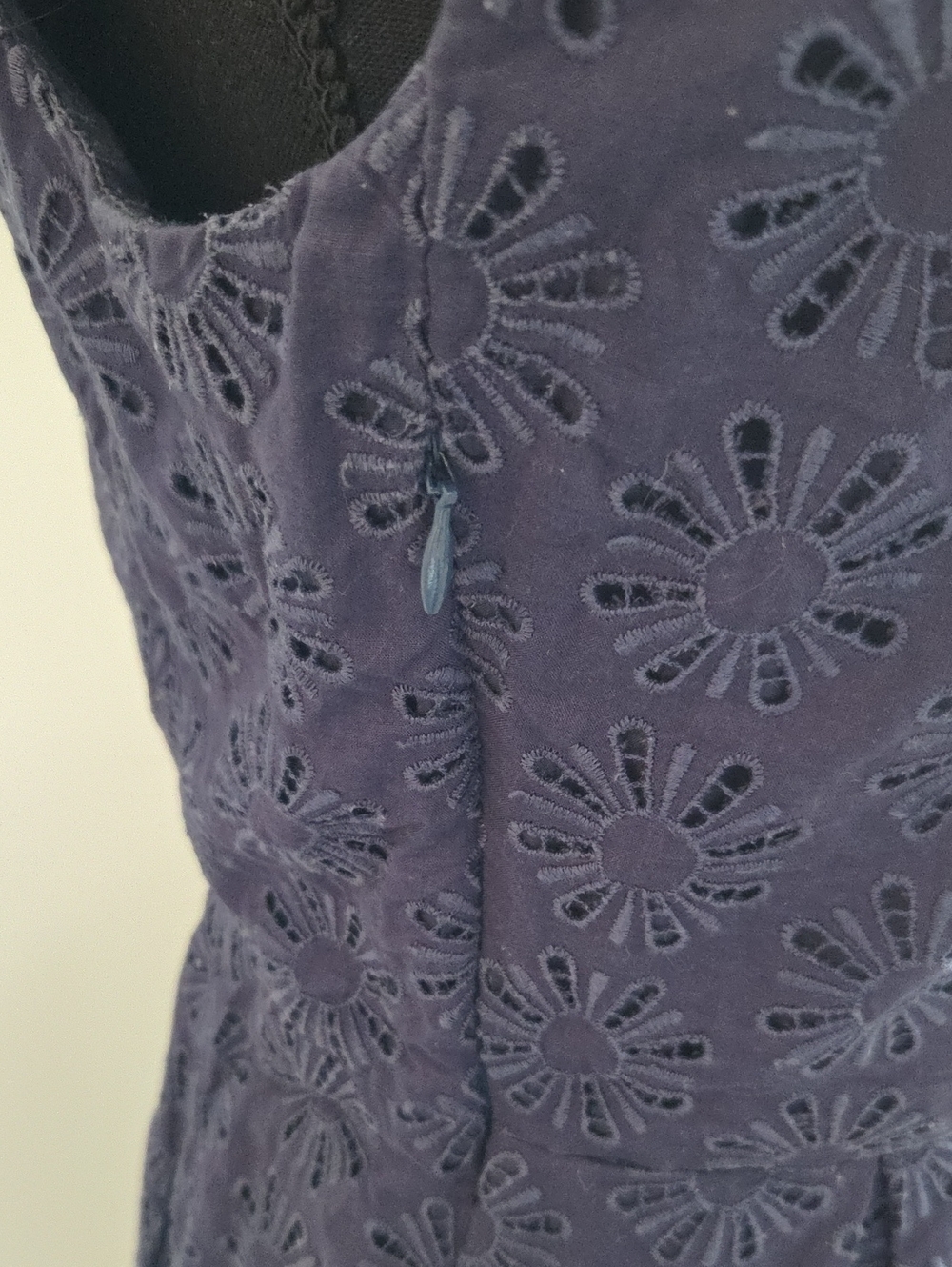 Diane Von Furstenberg cotton eyelet dress Sz 8 - Picture 7 of 14